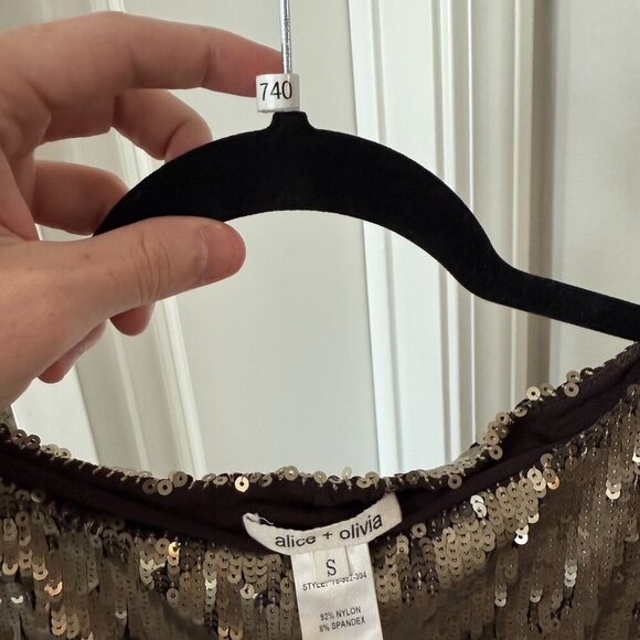 NEW Alice + Olivia NWT Gold Metallic Sequin Shift Dress Size Small Color Gold - Picture 4 of 5